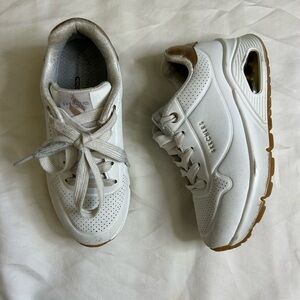 Skechers White and Tan Athletic Shoes size 11 Girl